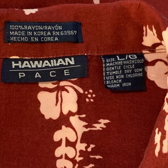 NWOT Hawaiian Pace Burgundy w/Pink Hibiscus Flowers Button Down Short Sleeve Top - Picture 6 of 6